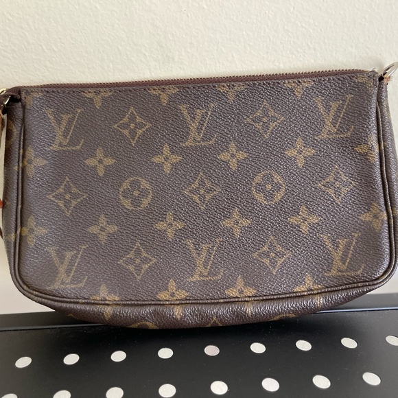 LOUIS VUITTON Pochette bag - Picture 4 of 13